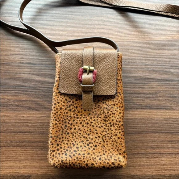 NWOT Leopard Print phone Crossbody Bag - Picture 4 of 4
